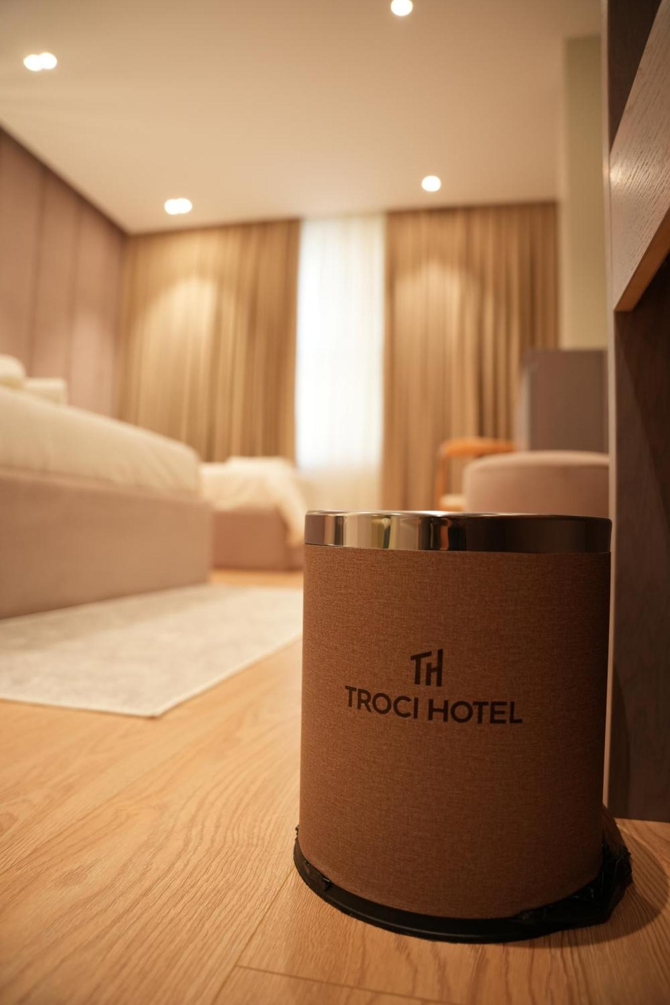 Troci Hotel Kamez Exterior photo