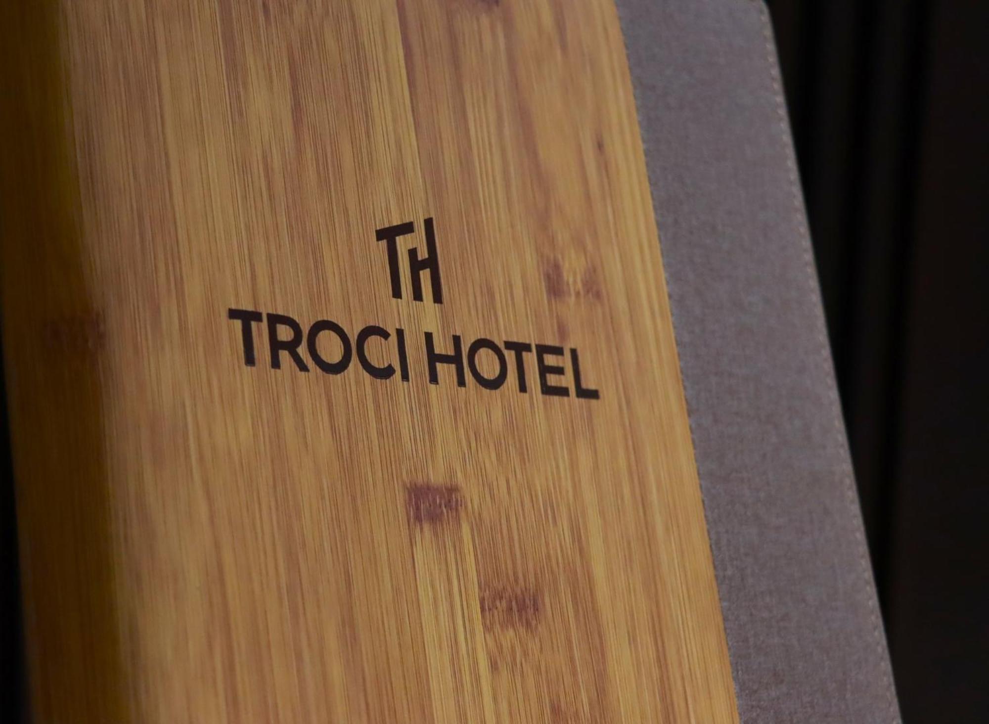 Troci Hotel Kamez Exterior photo