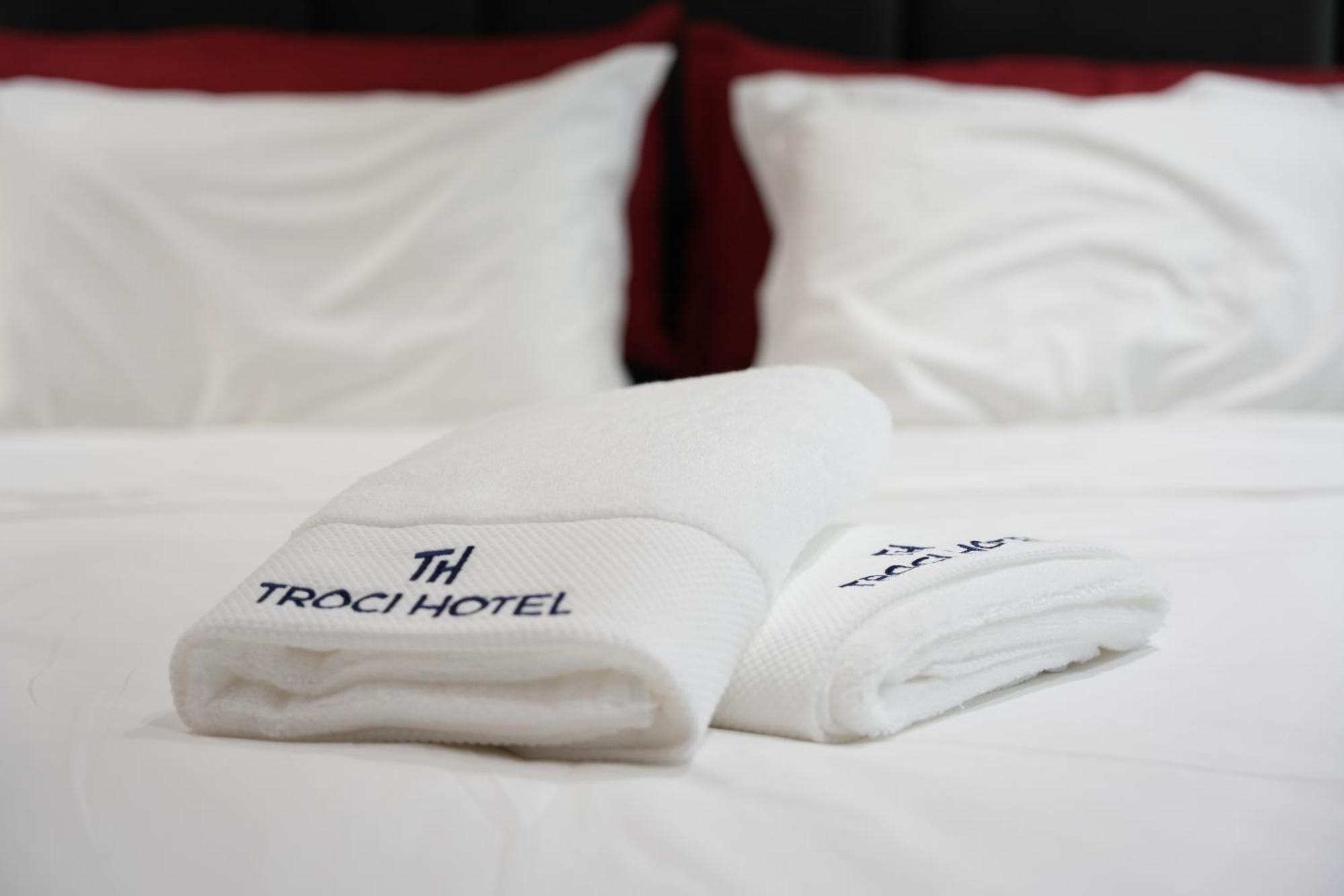 Troci Hotel Kamez Exterior photo